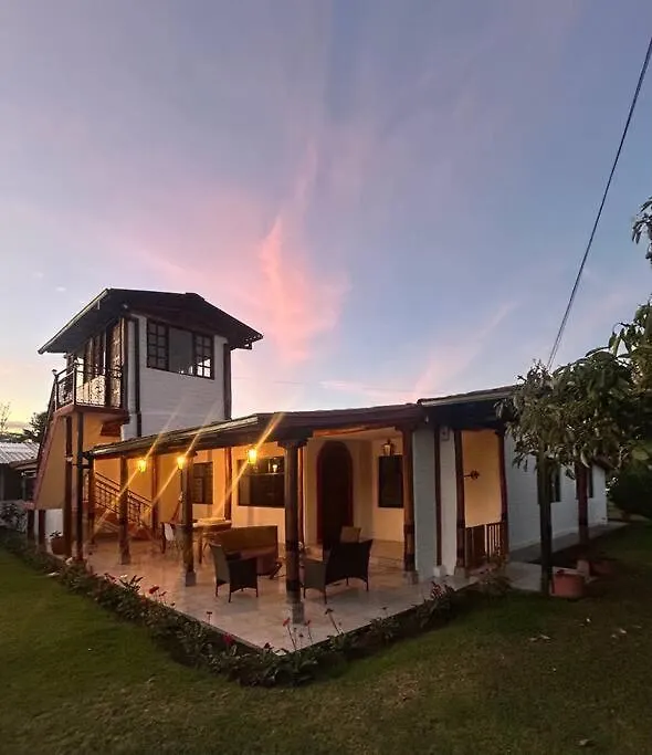 Casa De Campo Con Piscina Temperada Villa Quito Ecuador
