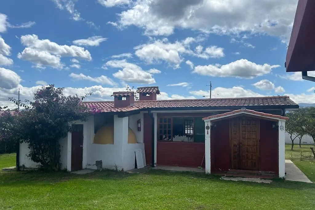Semesterbostad Casa De Campo Con Piscina Temperada Villa Quito